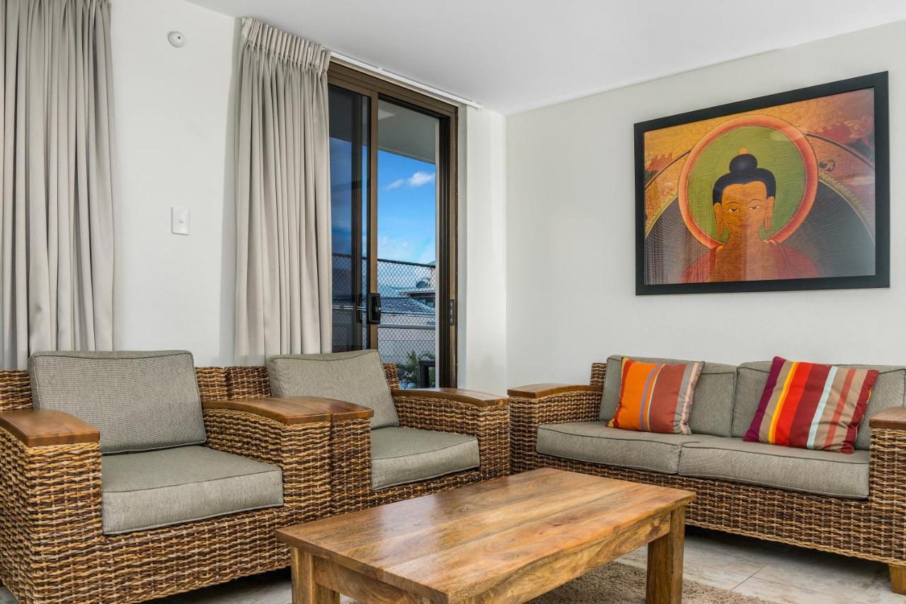 Bayview Beachfront Apartments, In Town Right On The Beach Byron Bay Exterior foto