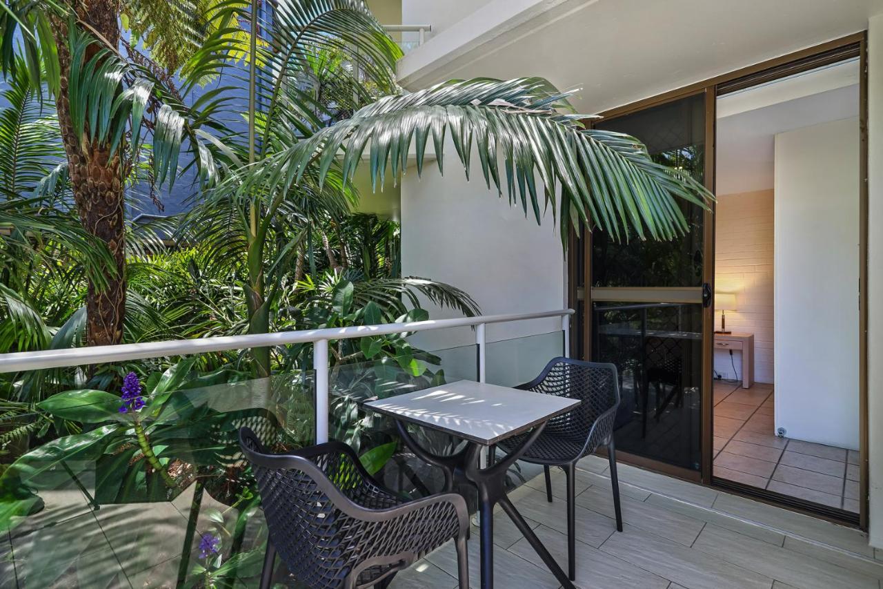 Bayview Beachfront Apartments, In Town Right On The Beach Byron Bay Exterior foto