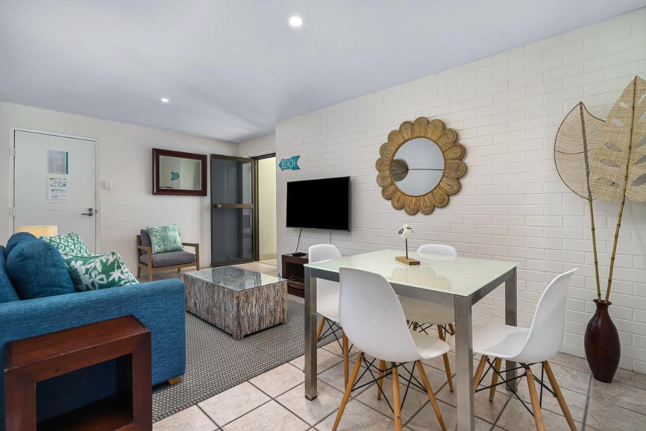 Bayview Beachfront Apartments, In Town Right On The Beach Byron Bay Exterior foto