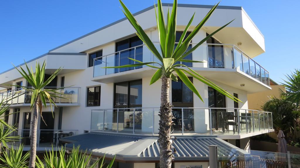 Bayview Beachfront Apartments, In Town Right On The Beach Byron Bay Exterior foto