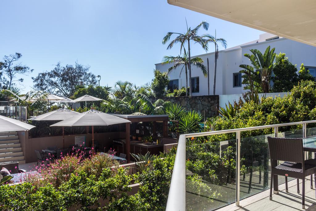 Bayview Beachfront Apartments, In Town Right On The Beach Byron Bay Exterior foto