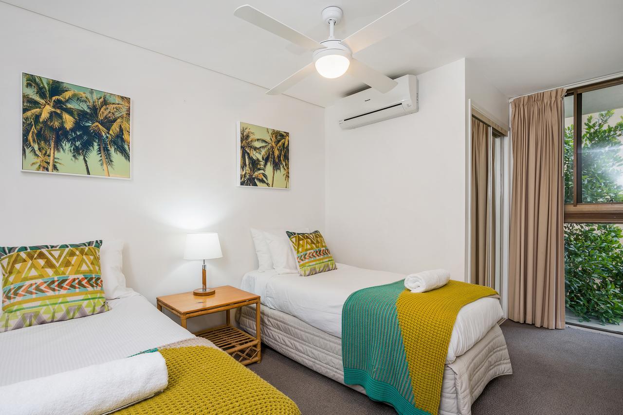 Bayview Beachfront Apartments, In Town Right On The Beach Byron Bay Exterior foto
